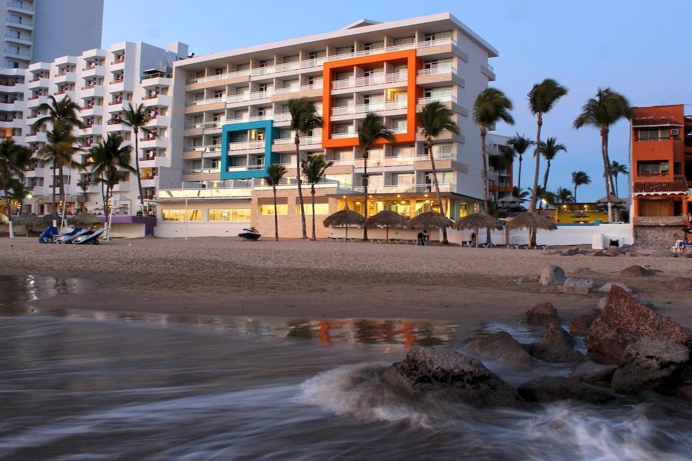 Star Palace Beach Hotel Mazatlan Exterior photo