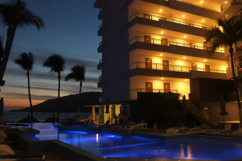 Star Palace Beach Hotel Mazatlan Exterior photo
